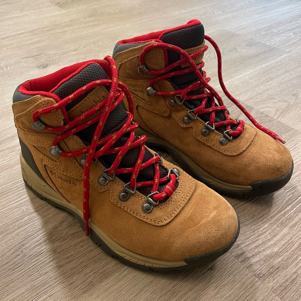 Columbia hiking boots, women’s size 7